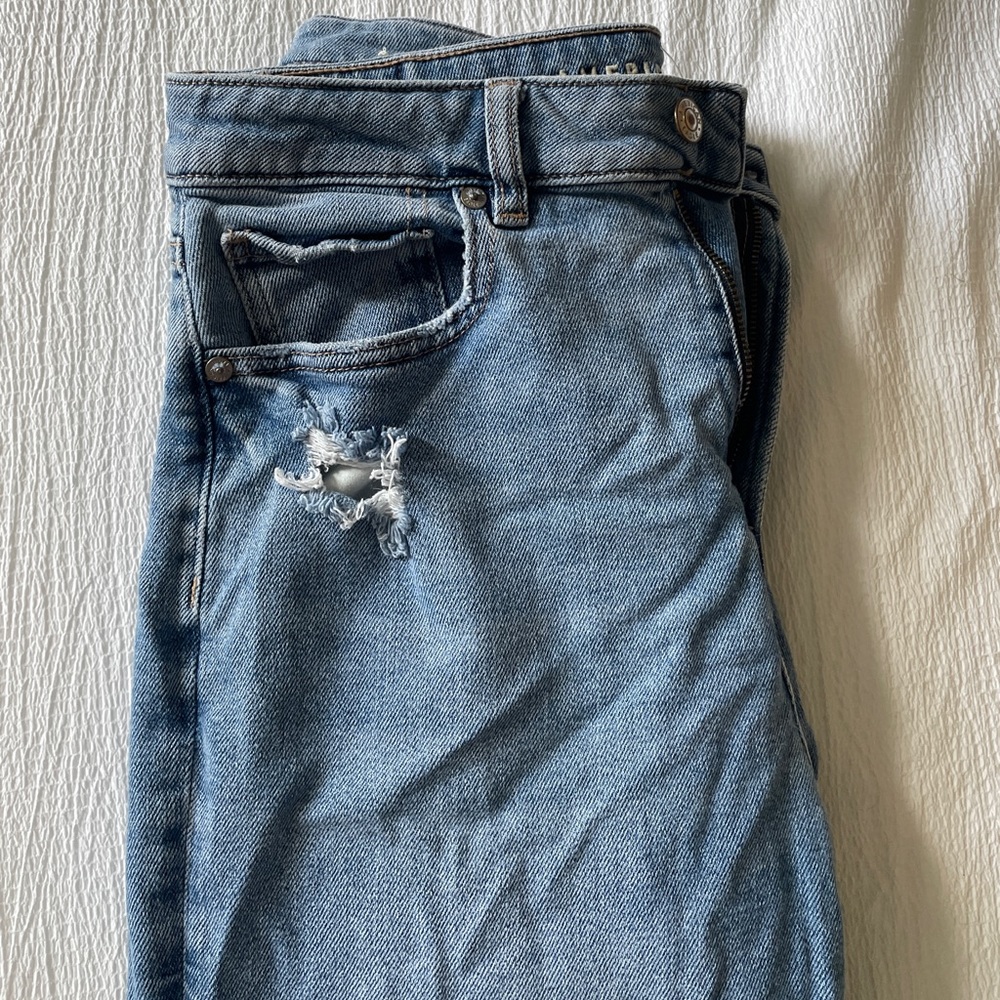 American Eagle  high waisted mom jean
